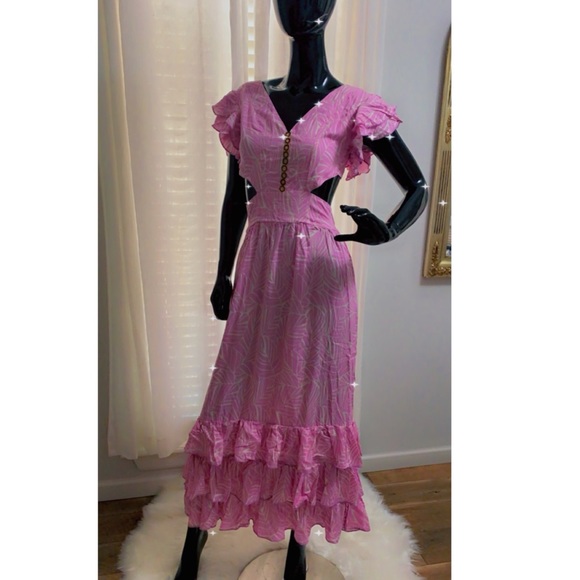 Maxi Dress 💕 - Picture 4 of 11